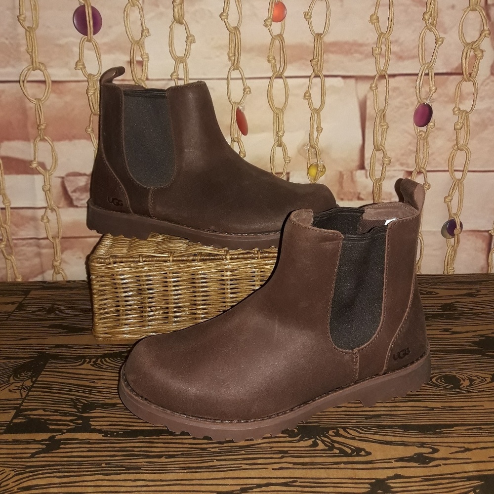 UGG Caraby Leather Ankle Boots